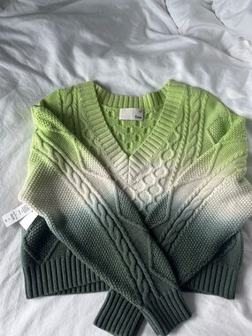Aritzia (Wilfred) cropped Green Ombre Cable V-Neck Sweater Pullover